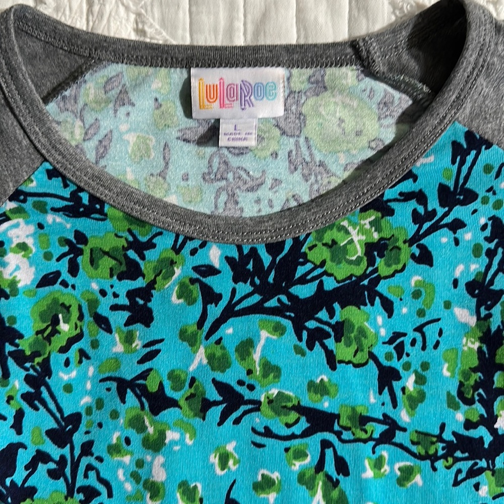 Lularoe size large 3/4 length shirt